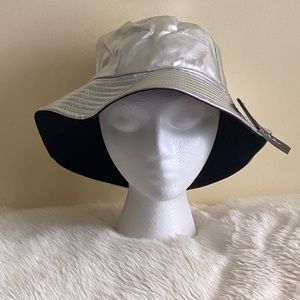 Marcus Adler Reversible Metallic Silver Bucket Hat New